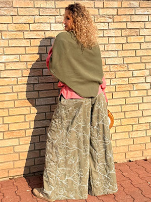 Kalhotová sukně dlouhá khaki s květy