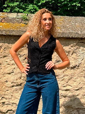 Černá krajková vesta