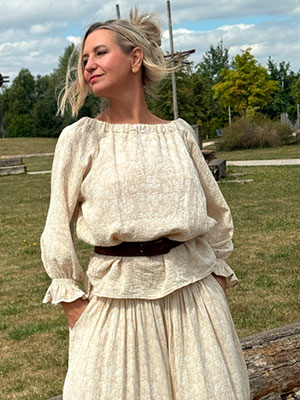 Nabíraná béžová tunika