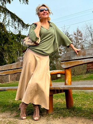 Polokolová sukně krepová vazba