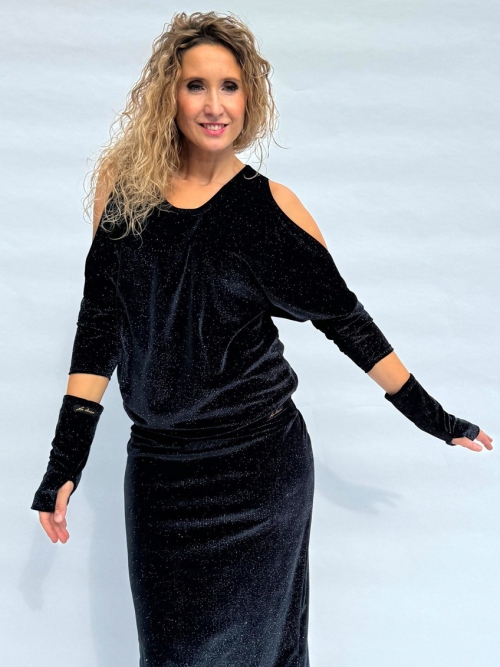 Sametová tunika volná ramena s leskem