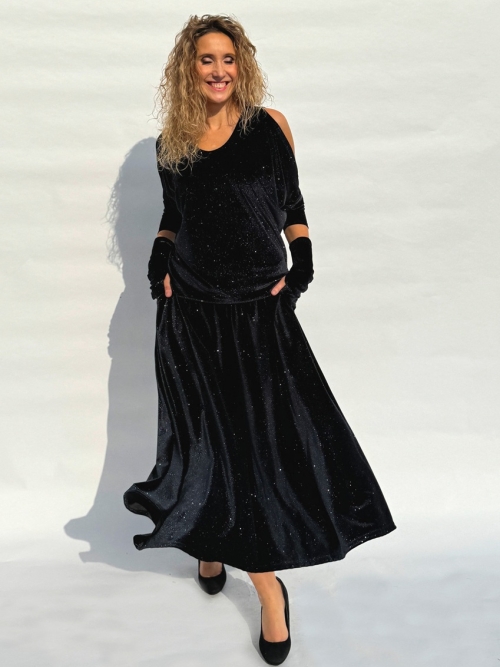 Sametová tunika volná ramena s leskem