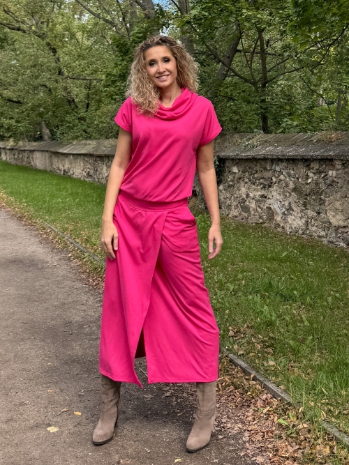 Cyklámen šaty dlouhé s rozparkem