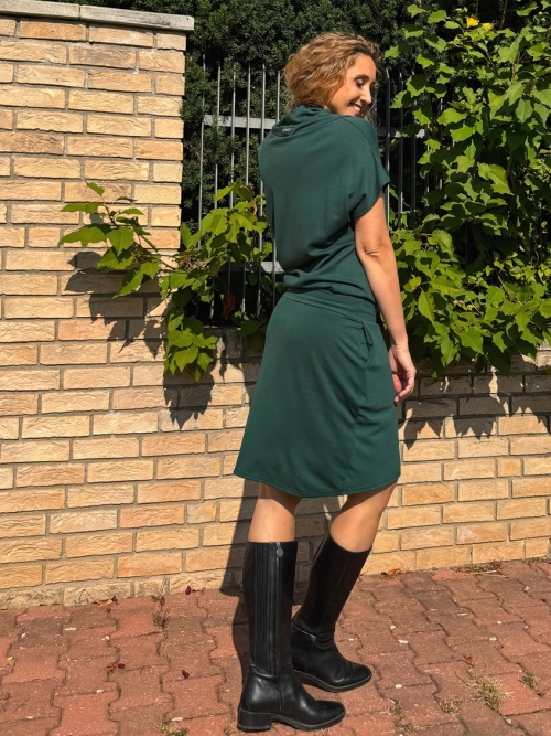 Šaty se zavinovací sukní krátké tmavě zelené