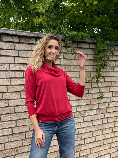 Rolák s pružným pasem tmavě červený