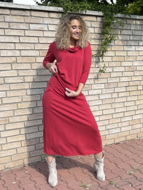 Zvonová sukně tmavě červená