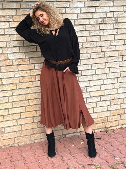 Volná sukně skořicová midi