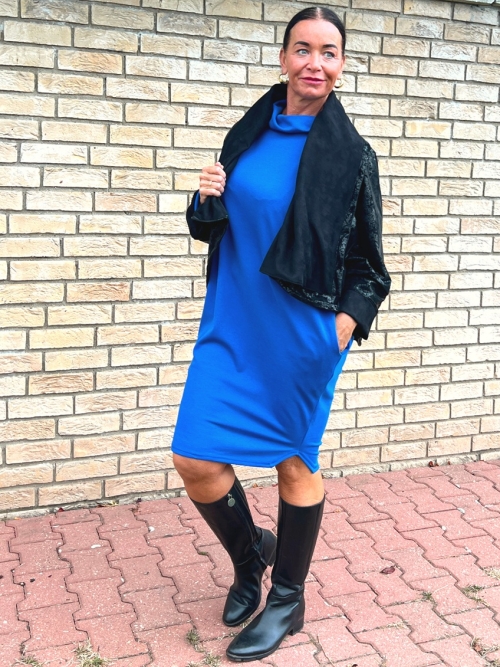 Rolákové šaty modré s rukávem