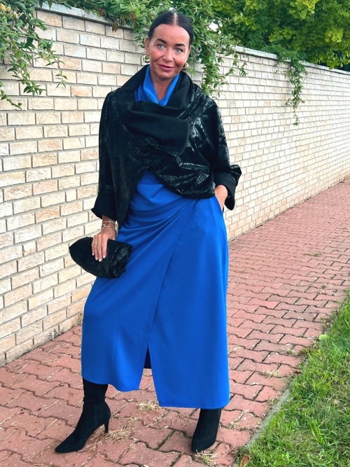Šaty se zavinovací sukní dlouhé modré