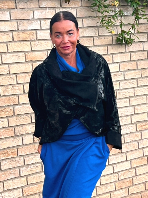 Kabátek netopýr černý s leskem