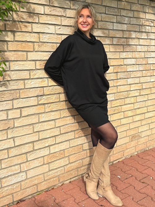 Rolákové šaty černé s rukávem