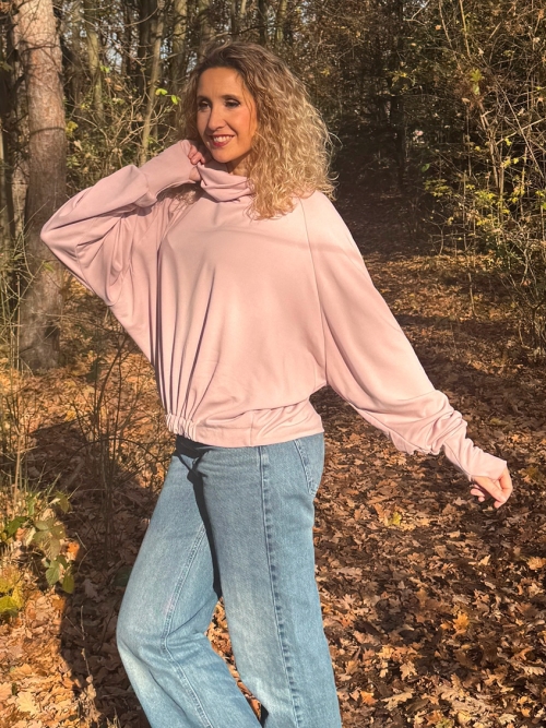 Volný rolák s gumou pudrově růžový