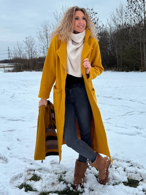 Zimní kabát pařená vlna hořčicová s šálou