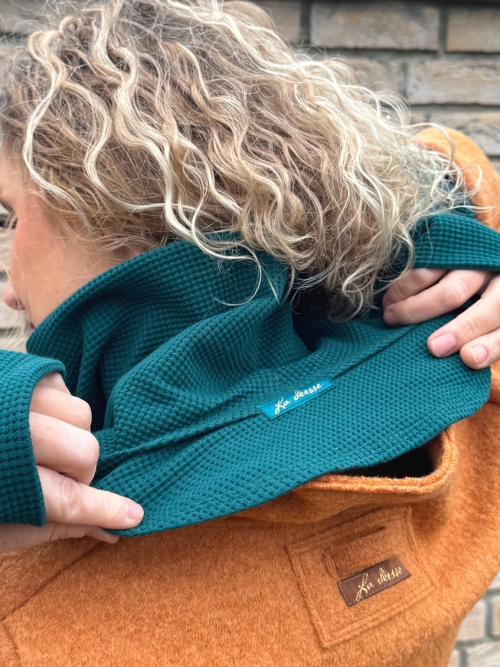 Tmavě zelený rolákový nákrčník