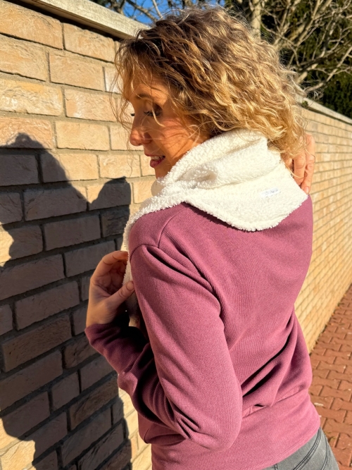 Rolákový nákrčník bílý plyš