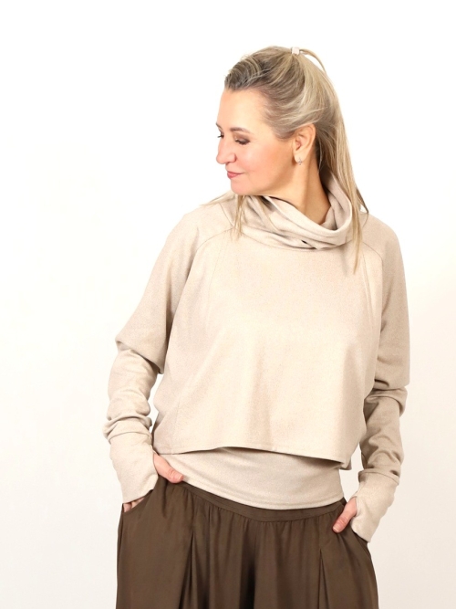 Béžový volný rolák