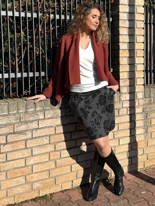 Překládaná krátká sukně šedo černá