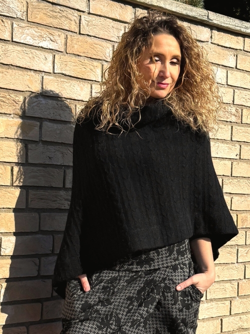 Vlněné pončo černé