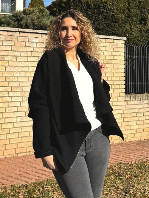 Křivák vlněný s copánky