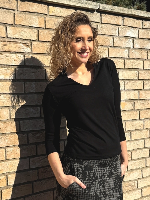 Tričko zdvojené s malým stojáčkem černé