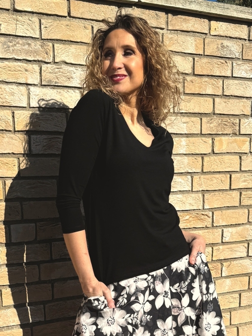 Tričko zdvojené s malým stojáčkem černé