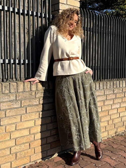 Polokolová sukně khaki s květy