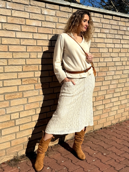 Zvonová krajková sukně