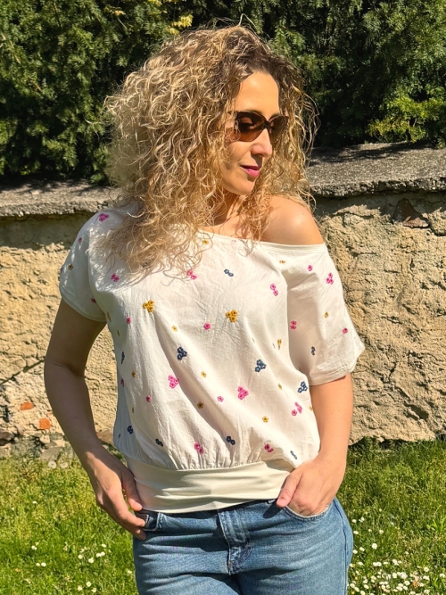 Volný top s pasem kvítek