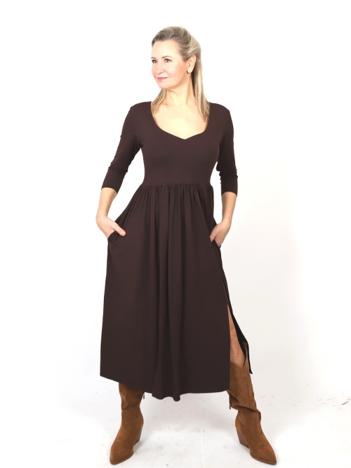 Šaty s rozparky hnědé