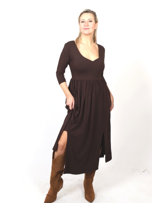 Šaty s rozparky hnědé