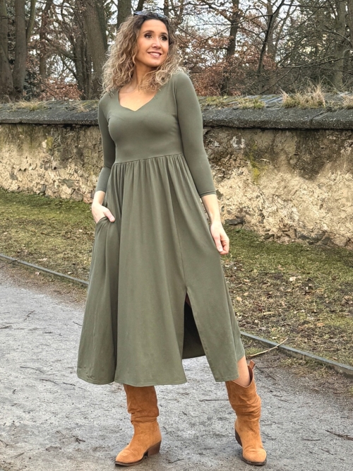 Šaty s rozparky khaki