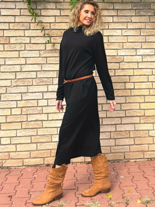 Černé dlouhé šaty se stojáčkem