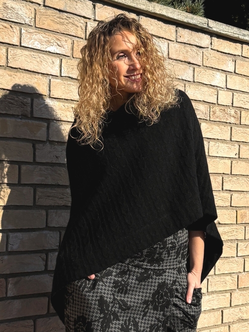 Vlněné pončo černé