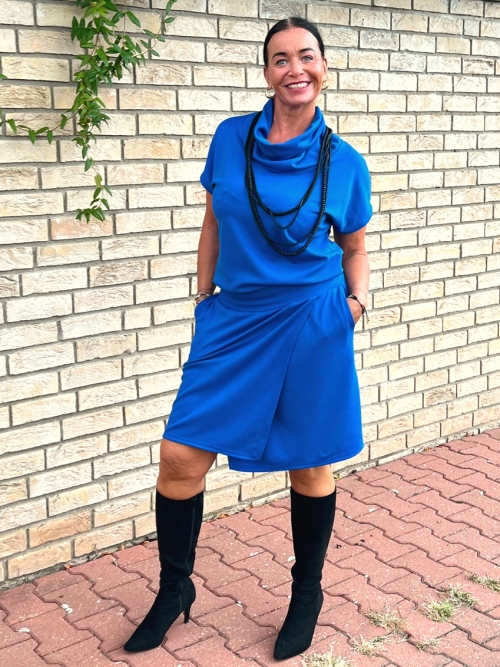 Šaty se zavinovací sukní krátké modré