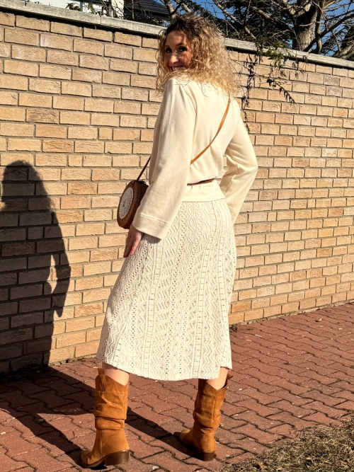 Zvonová krajková sukně