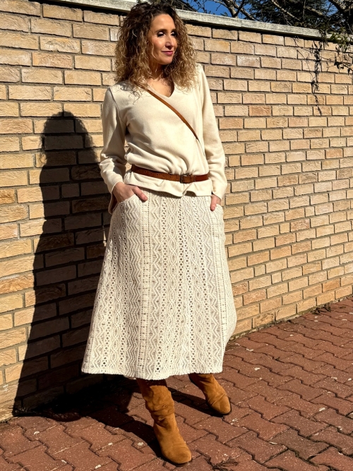 Zvonová krajková sukně