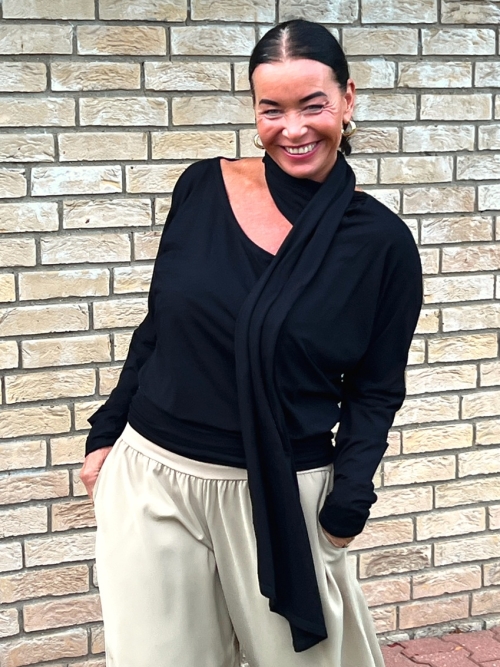 Netopýří tunika s ozdobnou šálkou černá