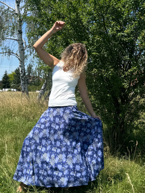 Polokolová sukně-modro bílá