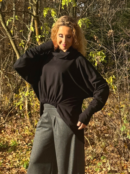 Volný rolák s gumou černý dlouhý