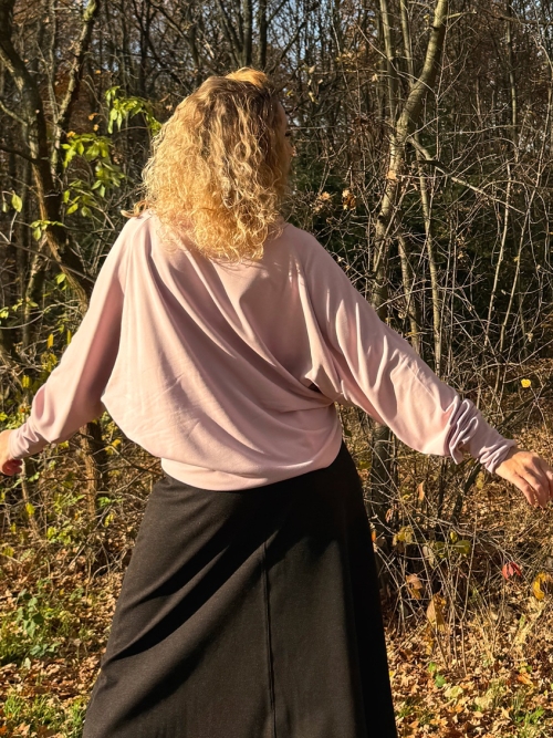 Volný rolák s gumou pudrově růžový