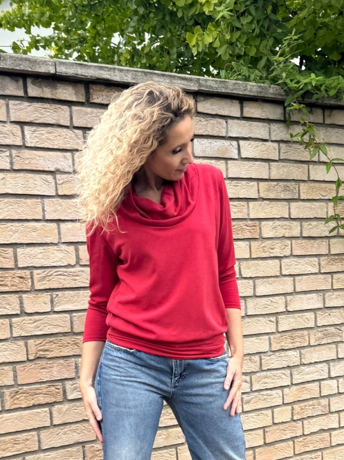 Rolák s pružným pasem tmavě červený